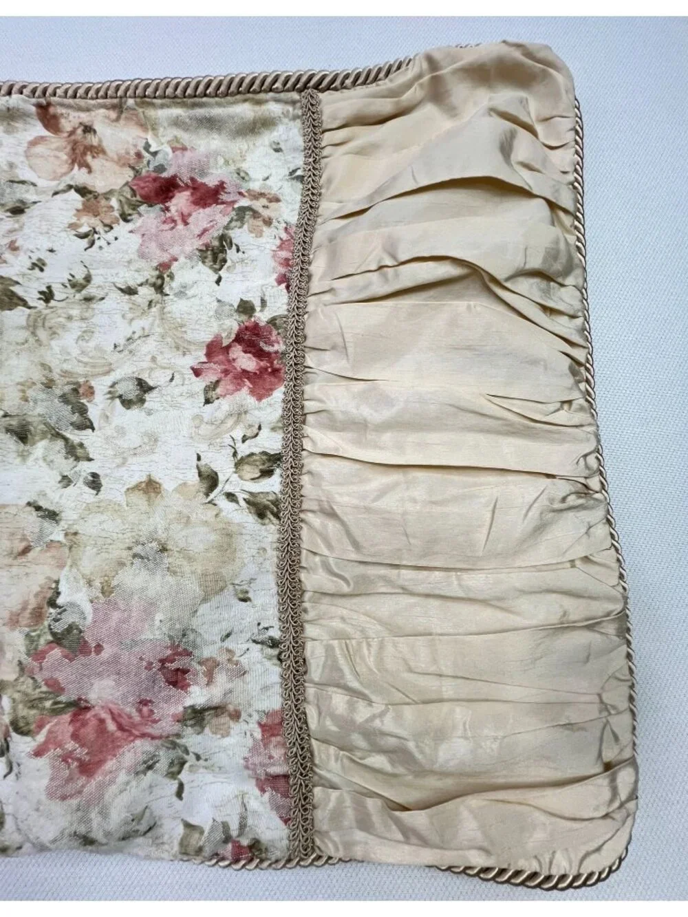 Vintage JCPenney Home Collection Floral Ruffled Pillow Shams Bedding Cream